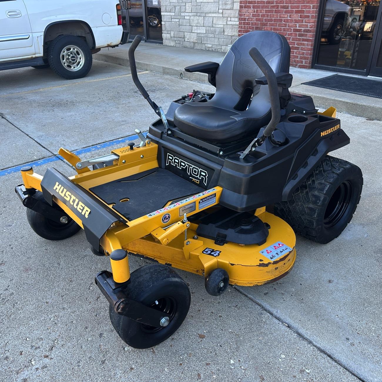 Hustler Raptor XD 54″ Zero Turn Lawn Mower.  30-Day Guarantee!