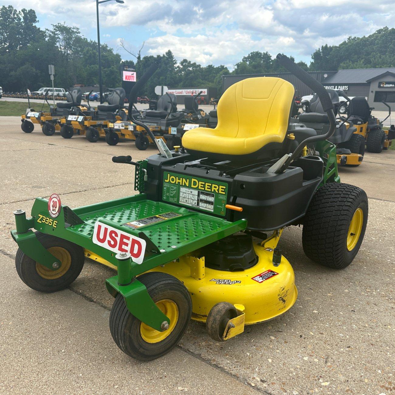 John Deere Z335E 42″ Zero Turn Lawn Mower. 30-Day...