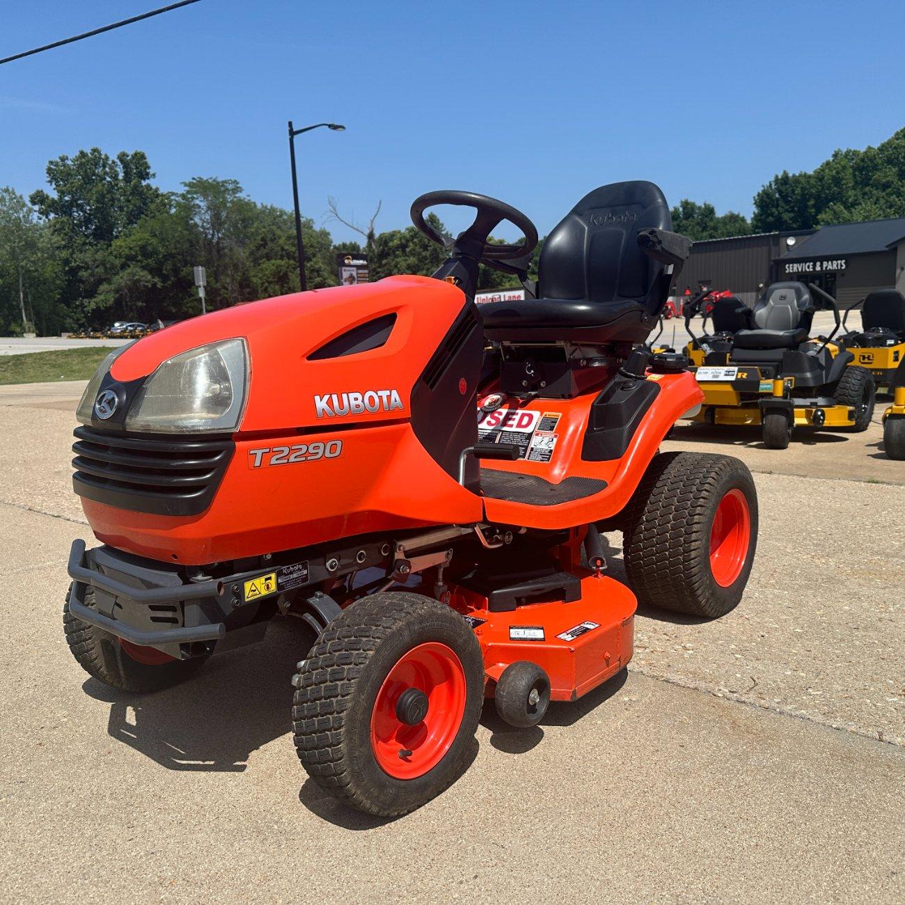 Kubota T2290KW 42″ Riding Lawn Mower.  30-Day Guarantee!