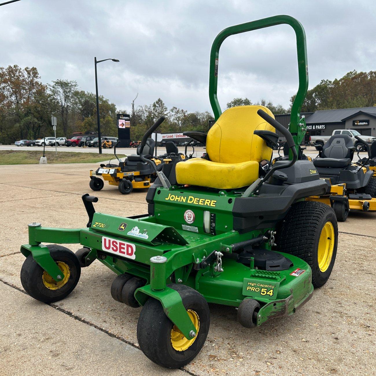 John Deere Z720E 54″ Zero Turn Lawn Mower. 30-Day...